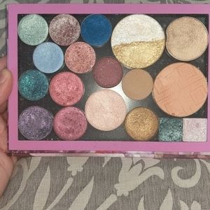 Custom eye and face palette